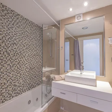 Playa De Poniente 1-5 ベニドルム