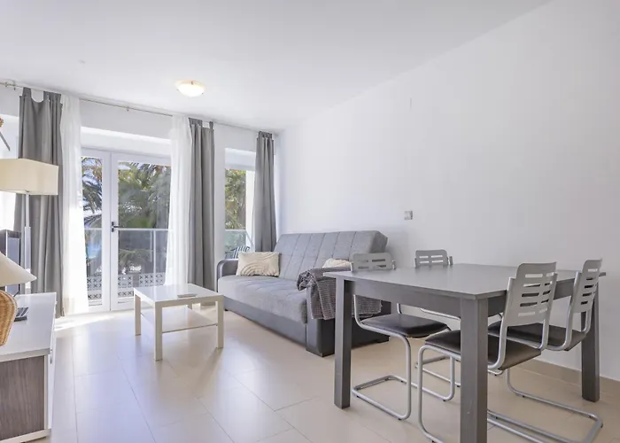 Daire Playa De Poniente 1-5 *