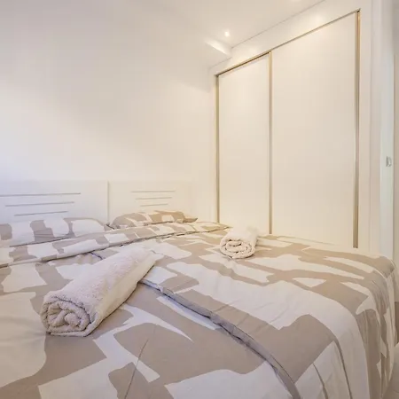 公寓 Playa De Poniente 1-5 *